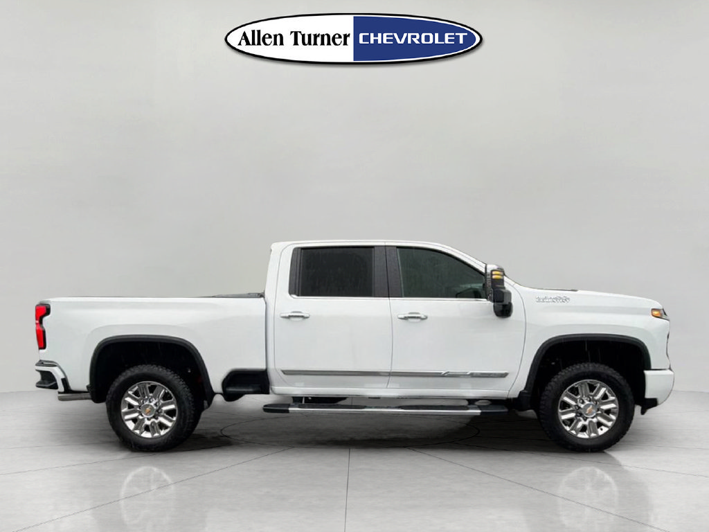 New 2026 Chevrolet Silverado 2500 High Country w/ High Country Premium Package AWD/4WD image 3