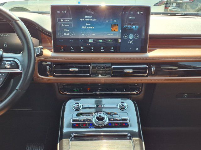 Certified 2022 Lincoln Nautilus Reserve w/ Luxury Package FWD image 8