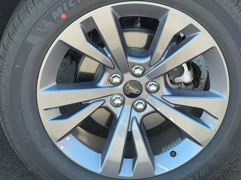 Used 2026 Ford Explorer Active AWD/4WD image 7
