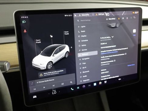 Used 2021 Tesla Model Y 2WD image 30