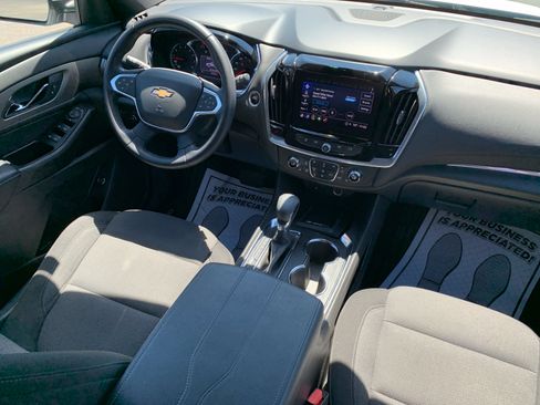 Used 2022 Chevrolet Traverse LT FWD image 39