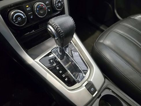 Used 2014 Chevrolet Captiva Sport LTZ image 24