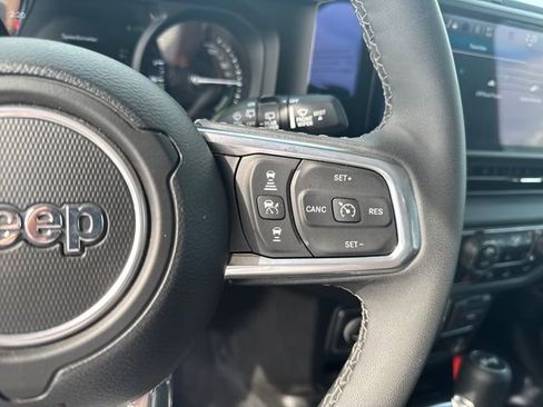 Used 2025 Jeep Wrangler Unlimited Sahara w/ Safety Group image 25