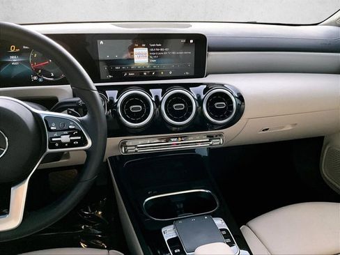 Used 2020 Mercedes-Benz CLA 250 CLA 250 image 8