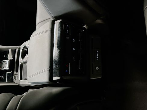 Used 2025 Acura MDX SH-AWD image 27