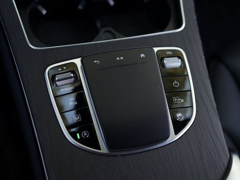 Used 2021 Mercedes-Benz GLC 300 4MATIC image 17