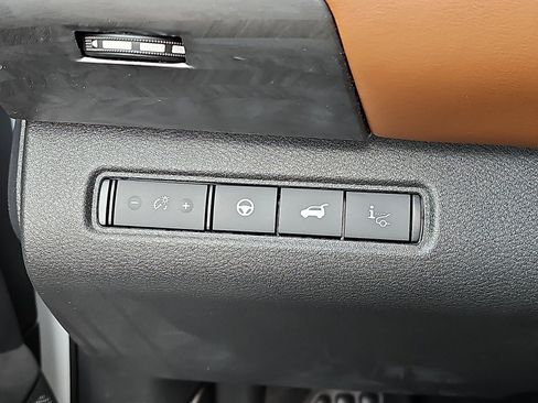 New 2026 Nissan Pathfinder Platinum image 19