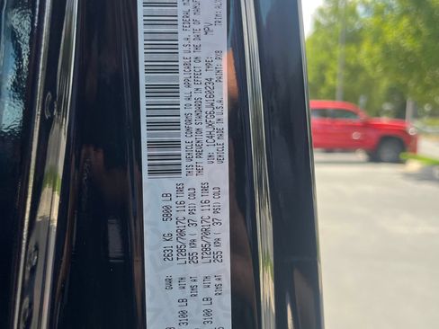 Used 2018 Jeep Wrangler Unlimited Rubicon w/ LED Lighting Group AWD/4WD image 33