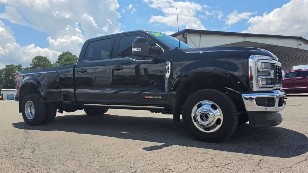 Used 2024 Ford F350 Lariat w/ Lariat Ultimate Package AWD/4WD image 3