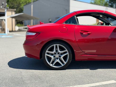 Used 2015 Mercedes-Benz SLK 250 image 9