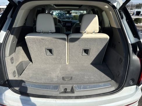 Used 2023 Cadillac XT6 Premium Luxury w/ Technology Package image 25