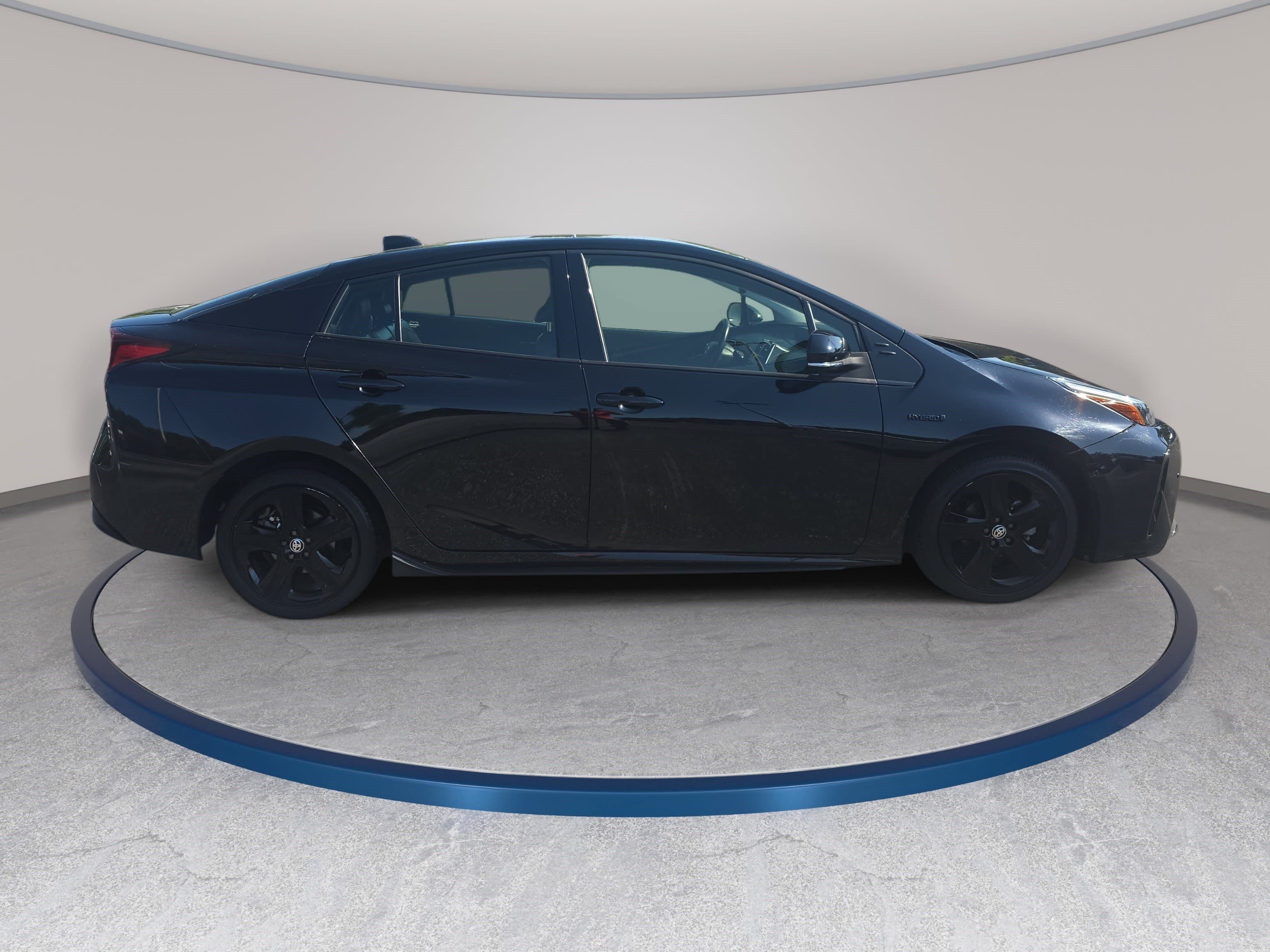 Used 2022 Toyota Prius FWD image 4