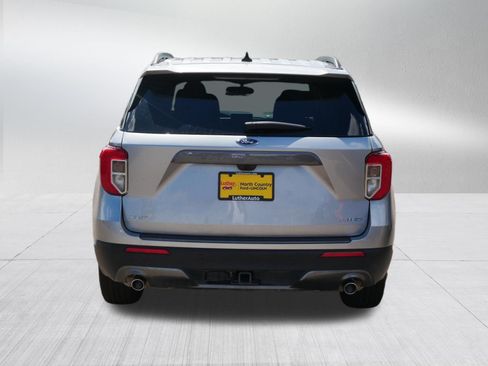 Used 2024 Ford Explorer XLT w/ Equipment Group 202A AWD/4WD image 6