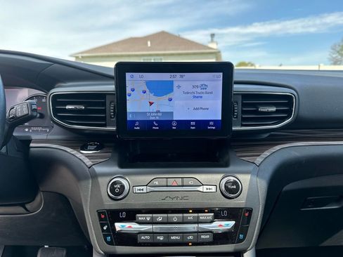 Used 2020 Ford Explorer Limited w/ Class III Trailer Tow Package RWD image 37