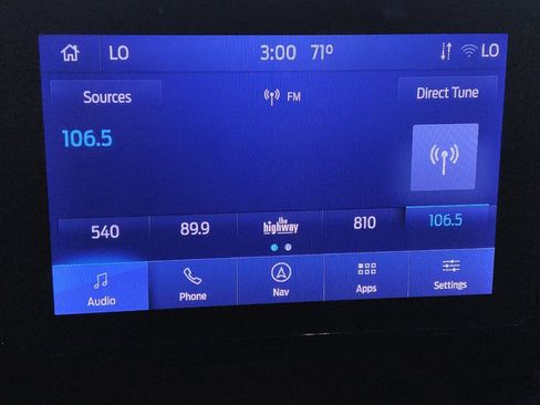 Used 2022 Ford Explorer Limited w/ Equipment Group 301A AWD/4WD image 25