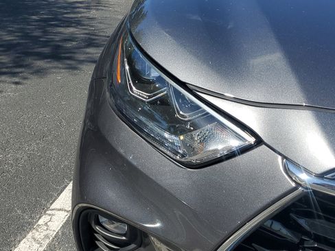 Certified 2025 Toyota Highlander Limited image 2