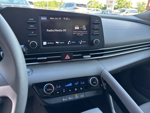 Used 2026 Hyundai Elantra Hybrid FWD image 20