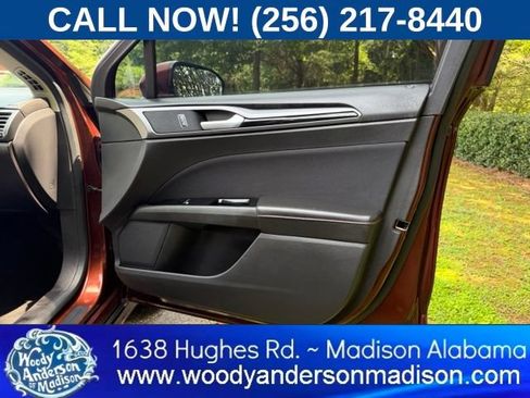 Used 2016 Ford Fusion SE FWD image 26