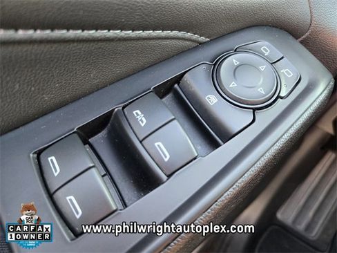 Used 2023 Chevrolet Traverse LT image 29