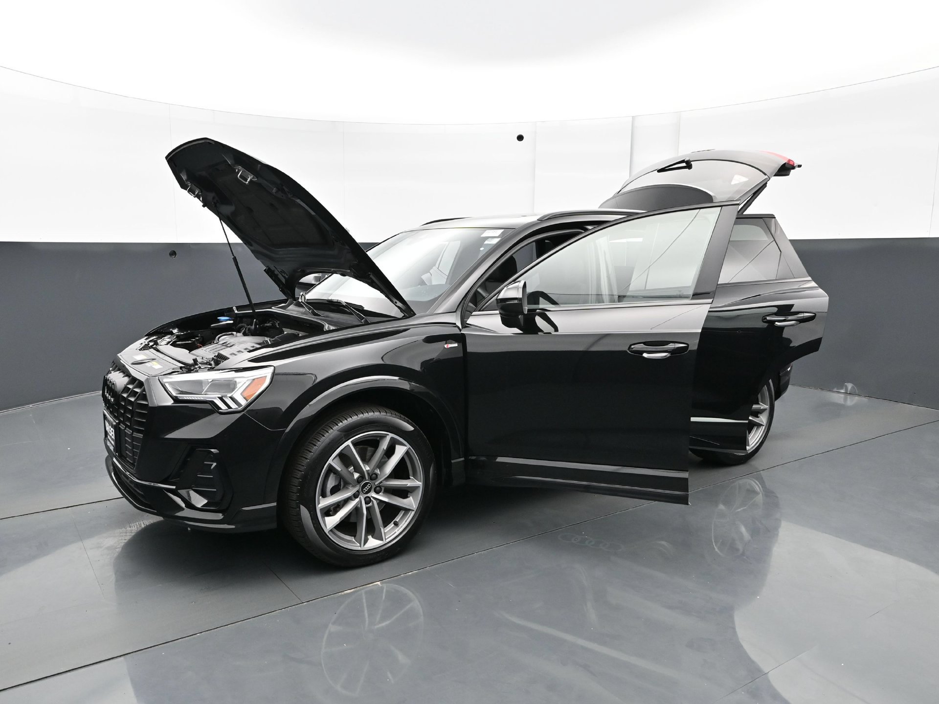 Used 2025 Audi Q3 2.0T Premium w/ Convenience Package AWD/4WD image 35