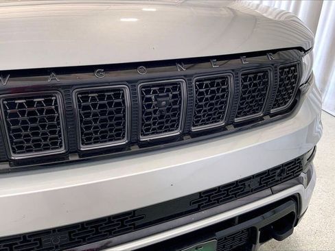 Used 2024 Jeep Grand Wagoneer L Series III w/ Rear Seat Video Group 1 AWD/4WD image 7