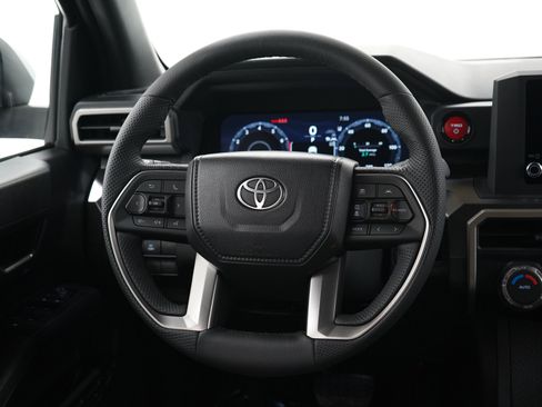 Used 2026 Toyota Tacoma TRD Off-Road AWD/4WD image 19