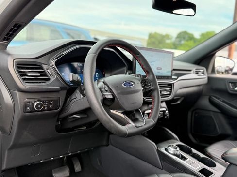 Used 2025 Ford Escape ST-Line Elite w/ Premium Technology Package AWD/4WD image 11