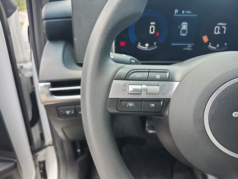 Certified 2025 Hyundai Santa Cruz SE FWD image 12