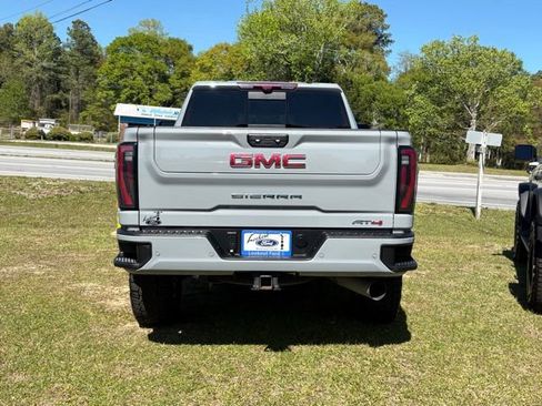 Used 2024 GMC Sierra 2500 AT4 w/ AT4 Premium Plus Package AWD/4WD image 4