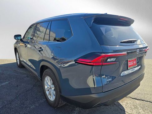Used 2025 Toyota Grand Highlander AWD image 5
