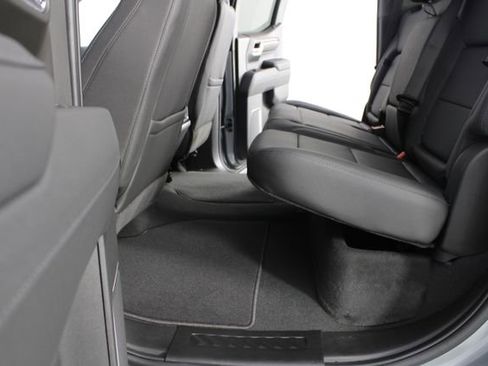 New 2026 GMC Sierra 1500 SLT image 19