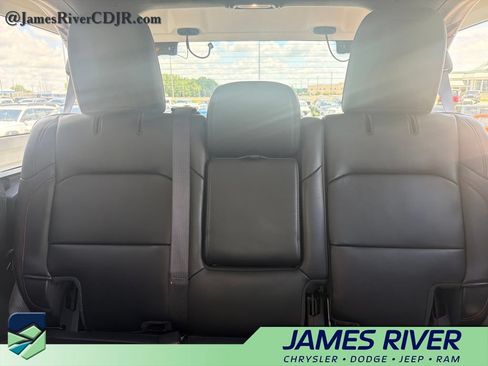 Used 2024 Jeep Wrangler Unlimited Rubicon w/ Technology Group AWD/4WD image 10