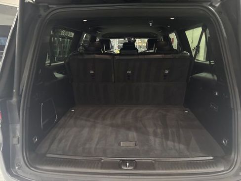 Used 2024 Jeep Wagoneer L Series II w/ Flexible Seating Group image 27