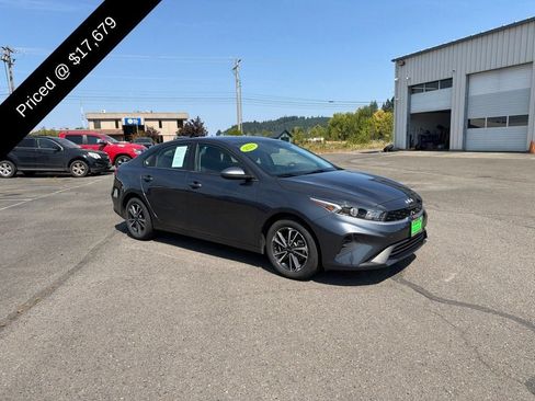 Used 2024 Kia Forte LXS FWD image 4