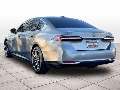 Used 2026 BMW i5 eDrive40 w/ Premium Package image 12