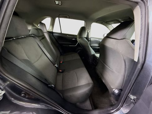 Used 2021 Toyota RAV4 XLE image 27