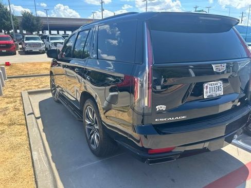 Used 2023 Cadillac Escalade Sport w/ Touring Package RWD image 4