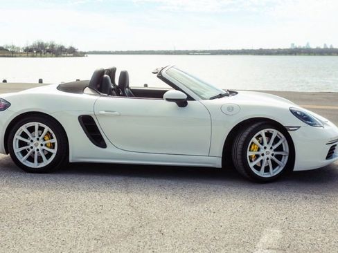 Used 2019 Porsche 718 Boxster RWD image 48