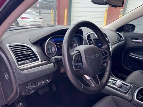 Used 2022 Chrysler 300 Touring w/ Sport Appearance Package RWD image 11