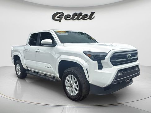 Used 2024 Toyota Tacoma SR5 w/ SR5 Upgrade Package RWD image 3