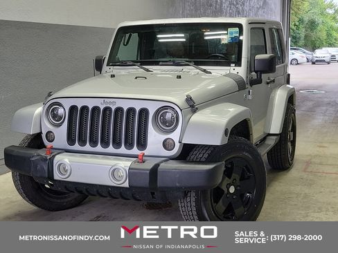 Used 2011 Jeep Wrangler Sahara w/ Connectivity Group AWD/4WD image 1
