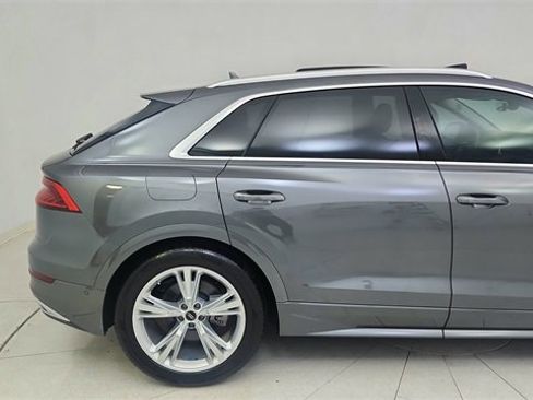 Used 2023 Audi Q8 Prestige w/ Prestige Package image 7