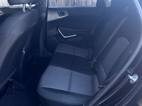 Used 2025 Kia Soul LX w/ LX Technology Package FWD image 22