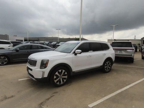 Used 2021 Kia Telluride S AWD/4WD image 2