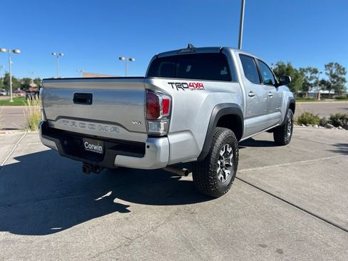 Used 2023 Toyota Tacoma TRD Off-Road w/ Technology Package AWD/4WD image 9