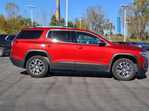 Used 2023 GMC Acadia SLE w/ Driver Convenience Package image 2