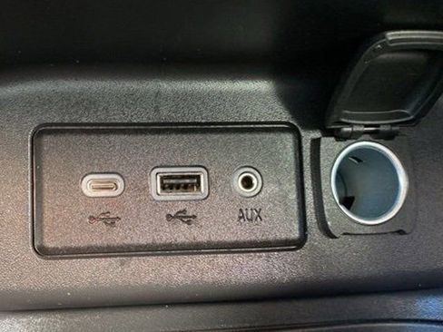 Used 2022 Chevrolet Equinox RS w/ LPO, Floor Liner Package image 15