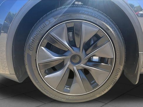 Used 2025 Tesla Model Y Long Range AWD/4WD image 10