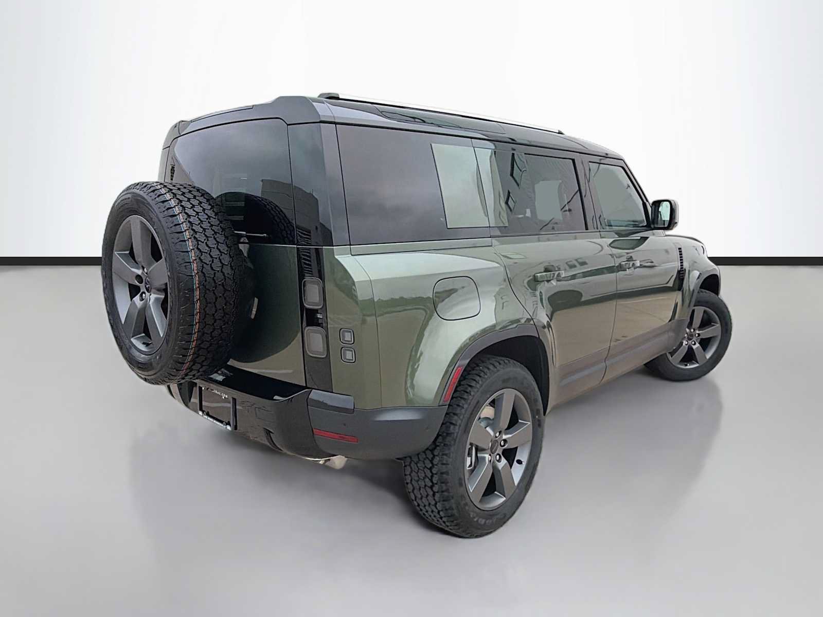 New 2026 Land Rover Defender 110 S AWD/4WD image 3
