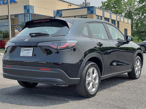 New 2025 Honda HR-V LX image 4